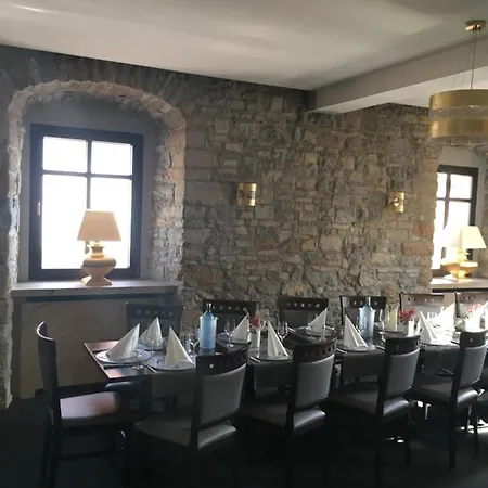 Zur Forelle فندق